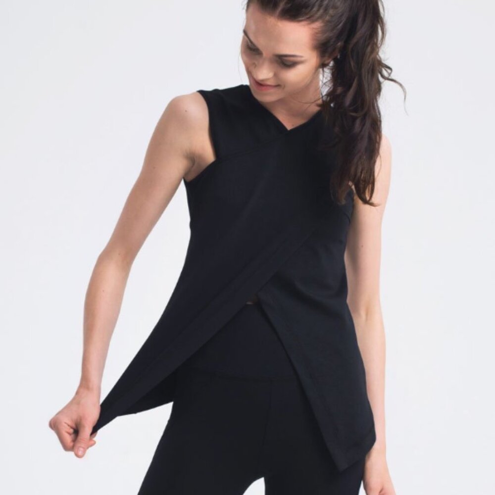 Zarely Sasha Athleisure Overlap Top